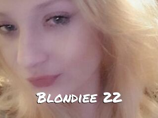 Blondiee_22