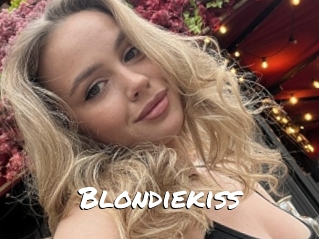 Blondiekiss