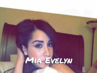 Mia_Evelyn