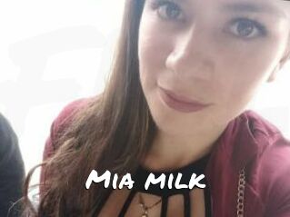 Mia_milk